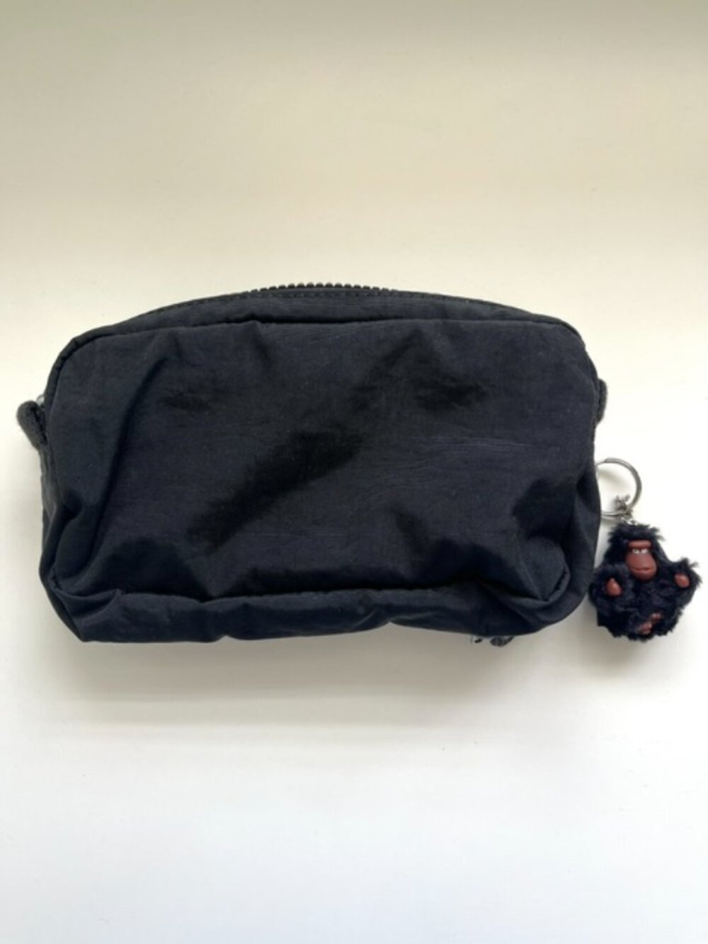 Like New! Kipling Chap Pencil Makeup Case in Black with Monkey Keychain - Picture 5 of 8